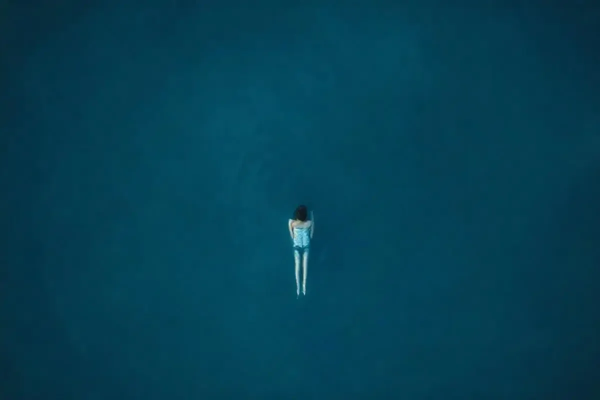 关于欧美影院 - 轻盈上浮的观影体验